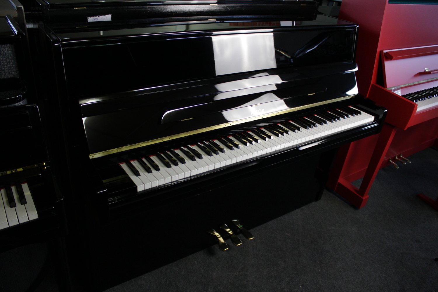 Astor, Mod. P-8 Klavier