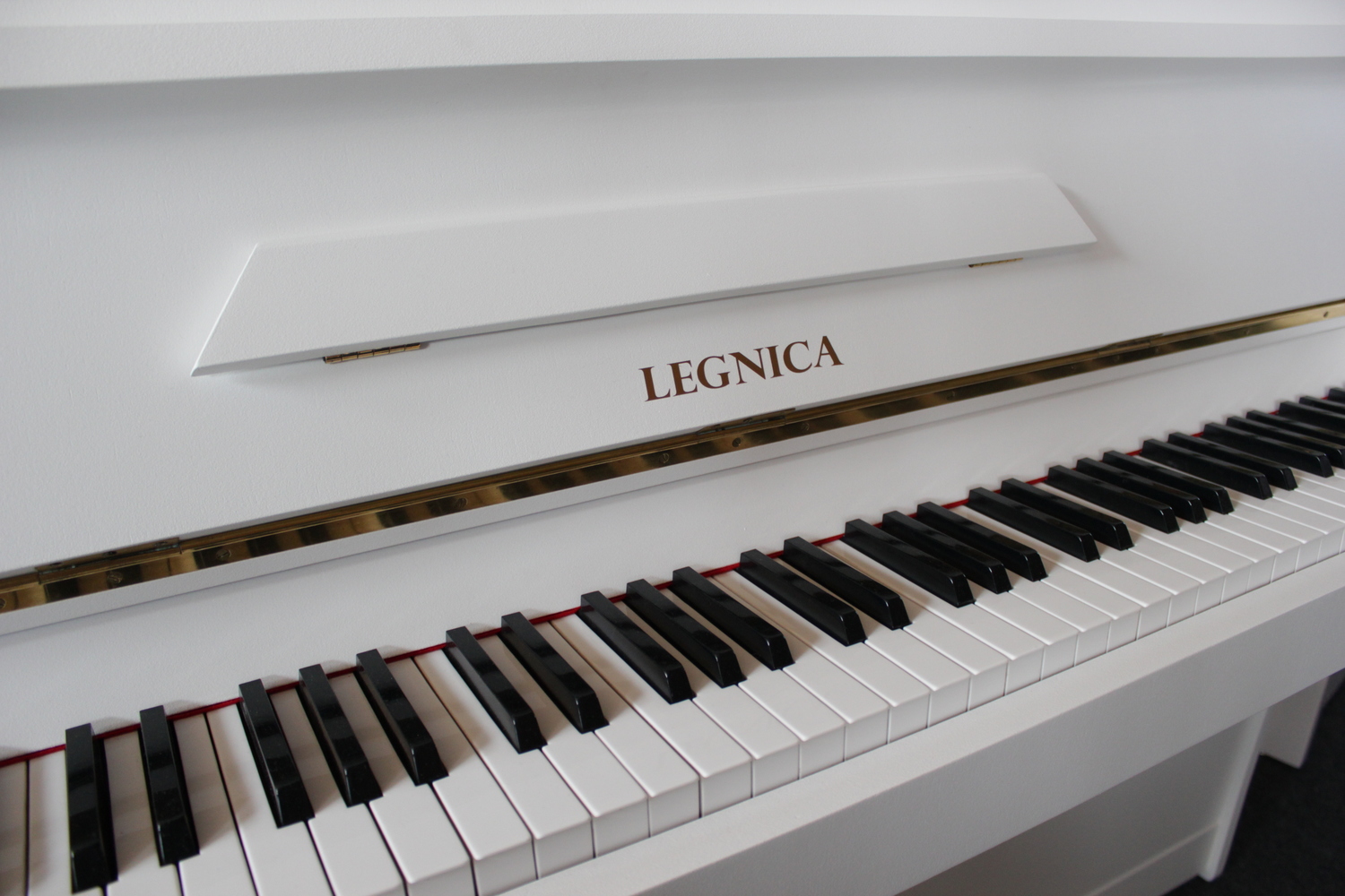 Legnica, Mod. 106 Klavier