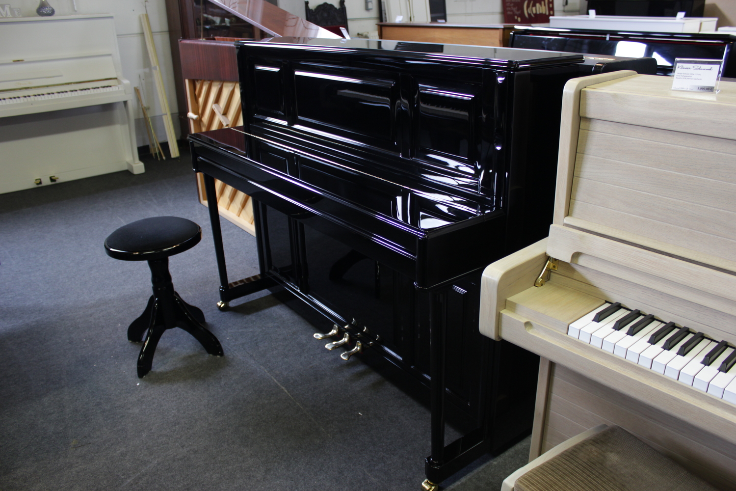 Schimmel, Mod. 115 A Design Exklusiv Landhaus Klavier