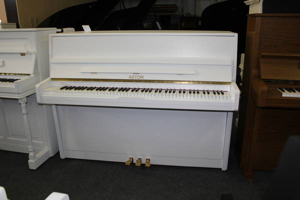 Astor Klavier, Mod. P-8