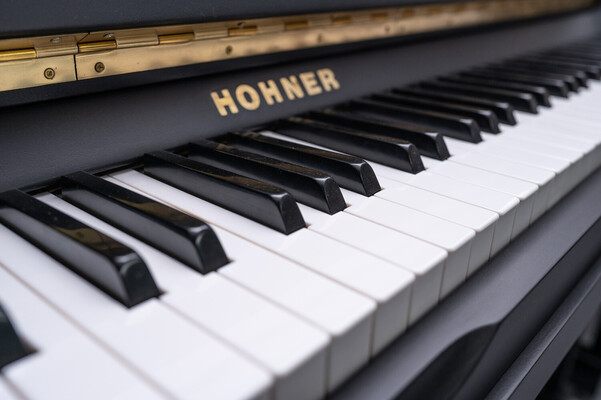 Hohner Klavier , Mod. HP-118