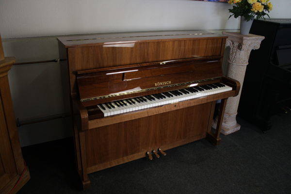 Rönisch Klavier